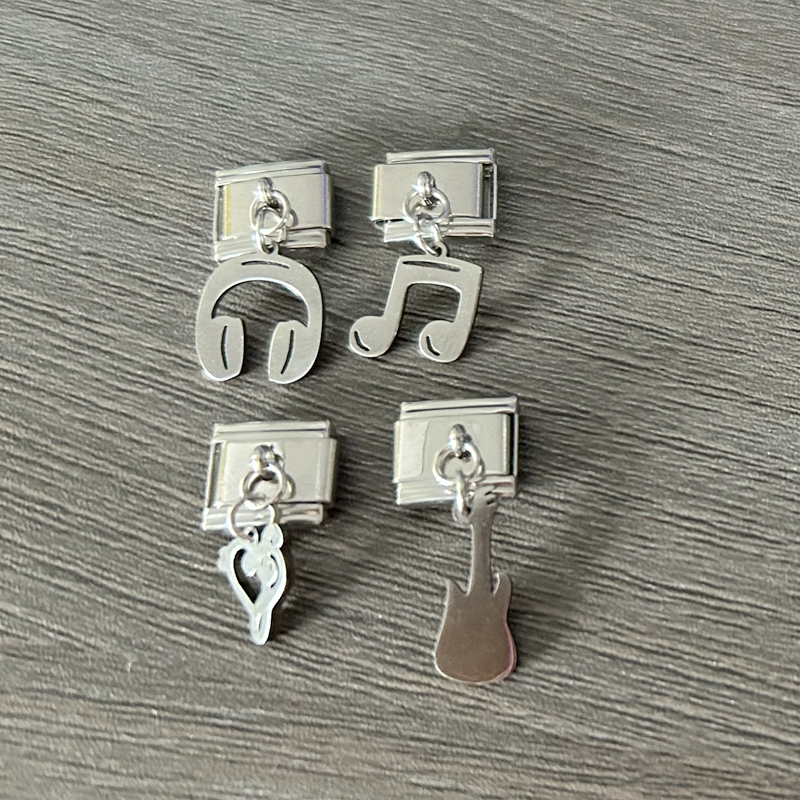 Trendy Rock Music Heart Note E - Jewelry Making Notes のレビューと価格