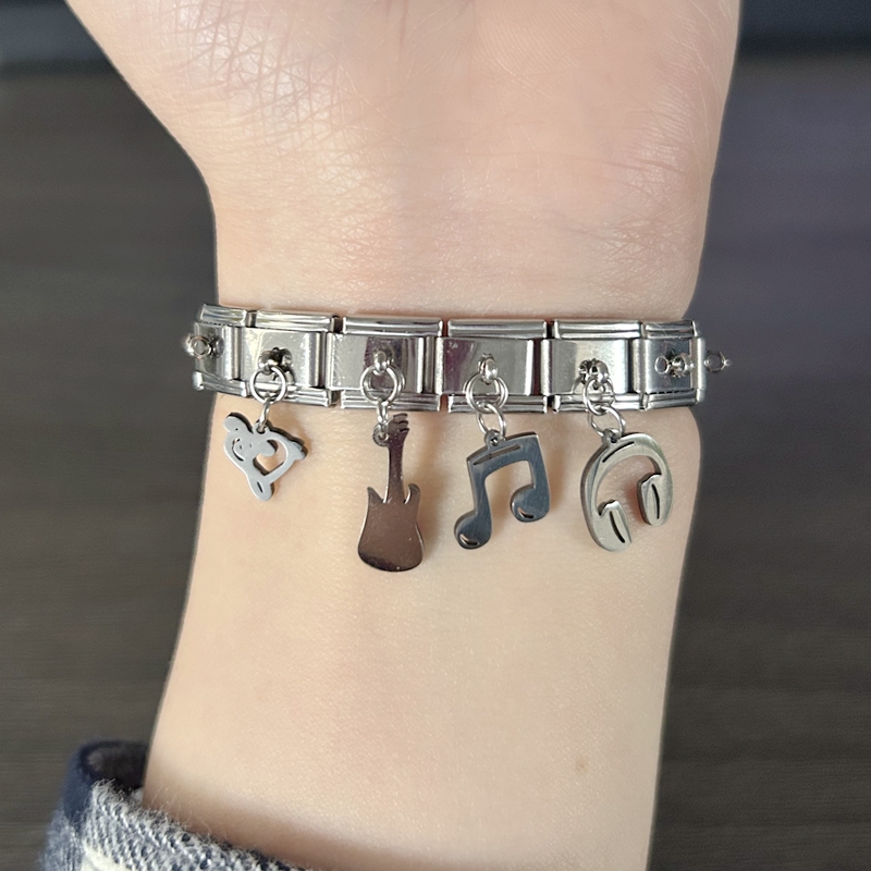 Trendy Rock Music Heart Note E - Jewelry Making Notes のレビューと価格